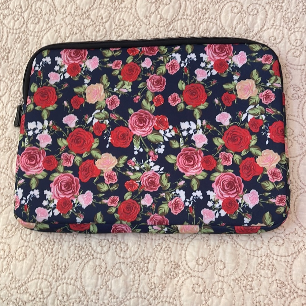 Olivet Floral Laptop Case / Sleeve